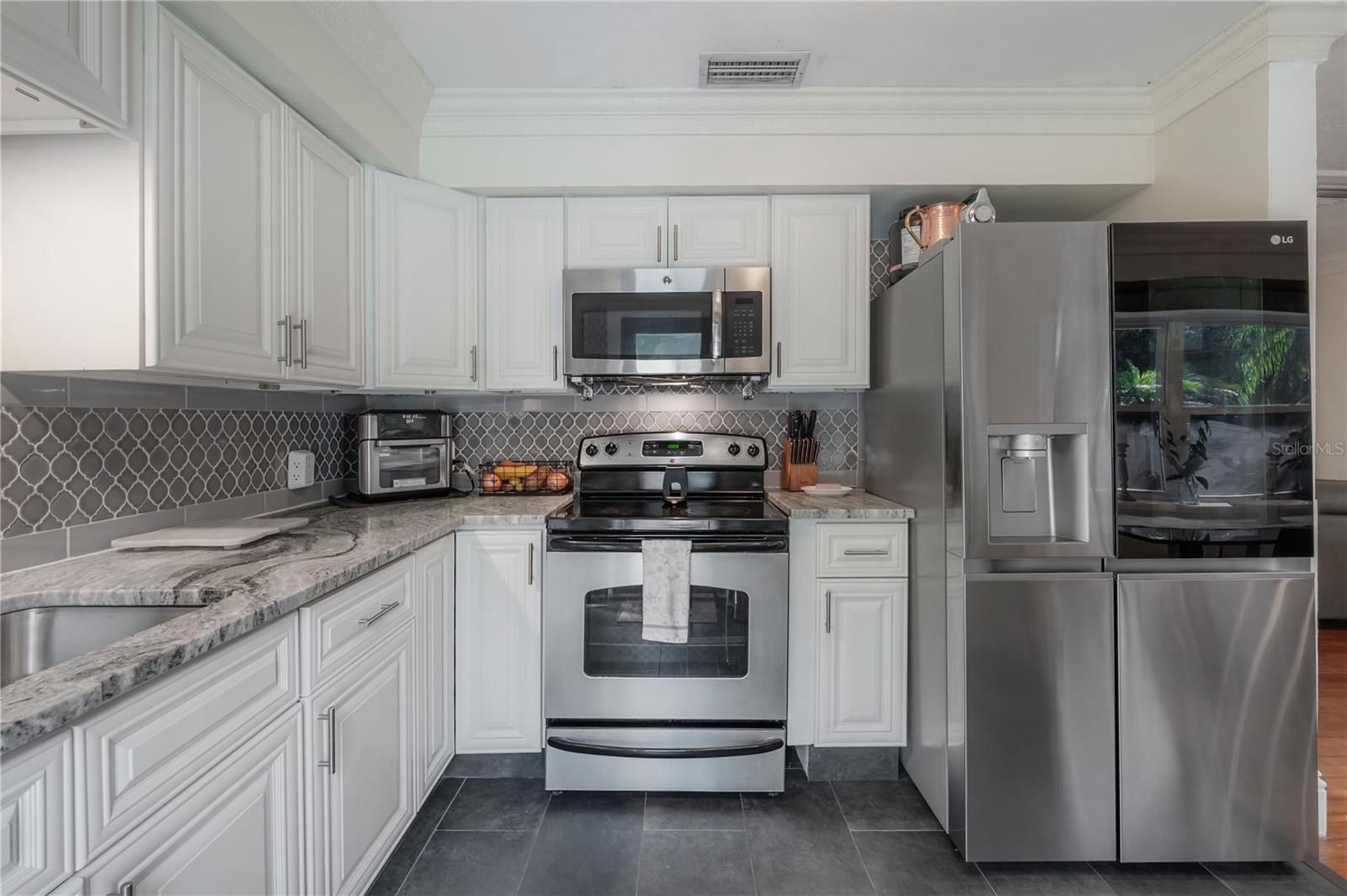 3138 W EUCLID AVE — photo 6