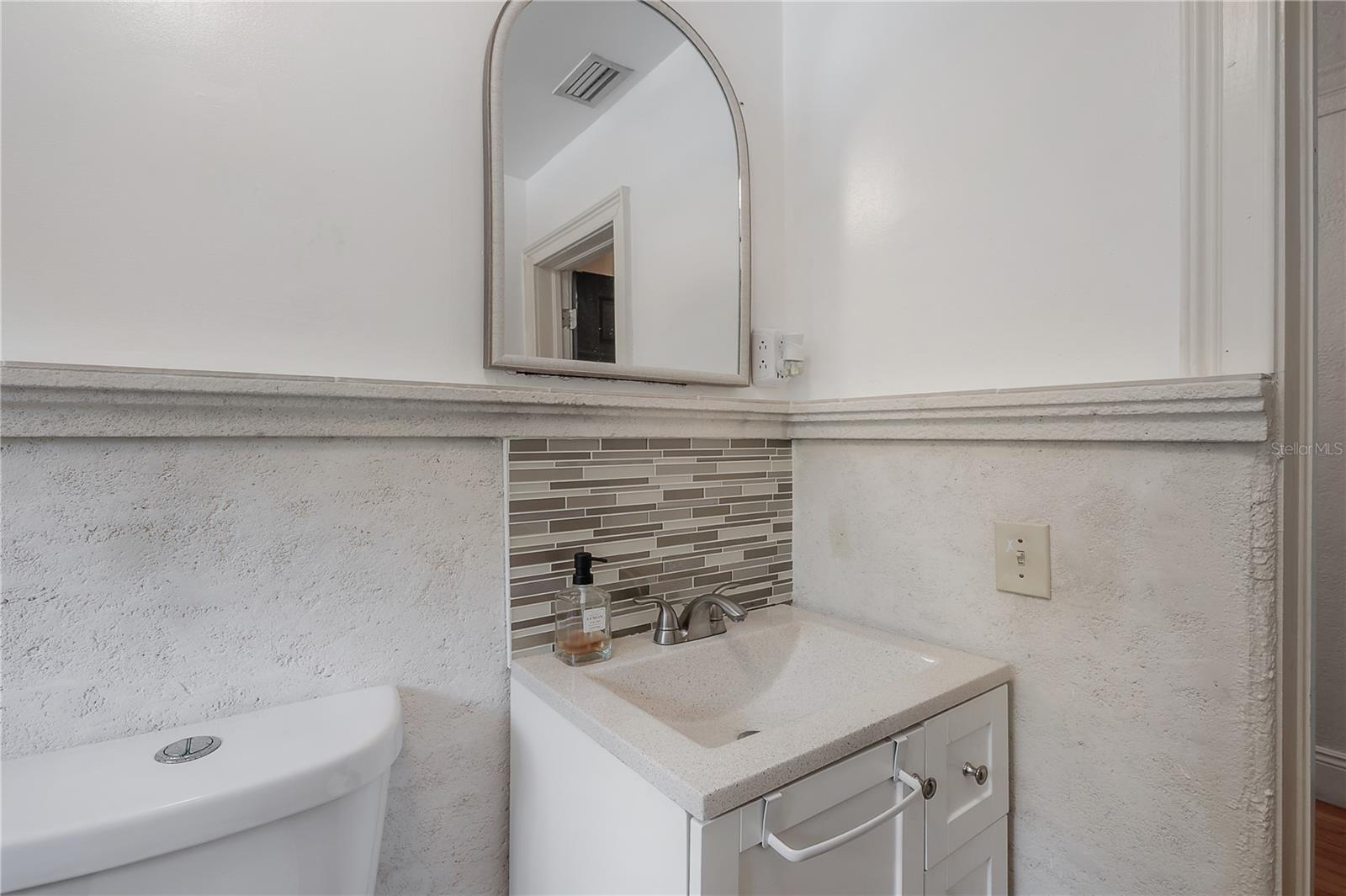 3138 W EUCLID AVE — photo 18
