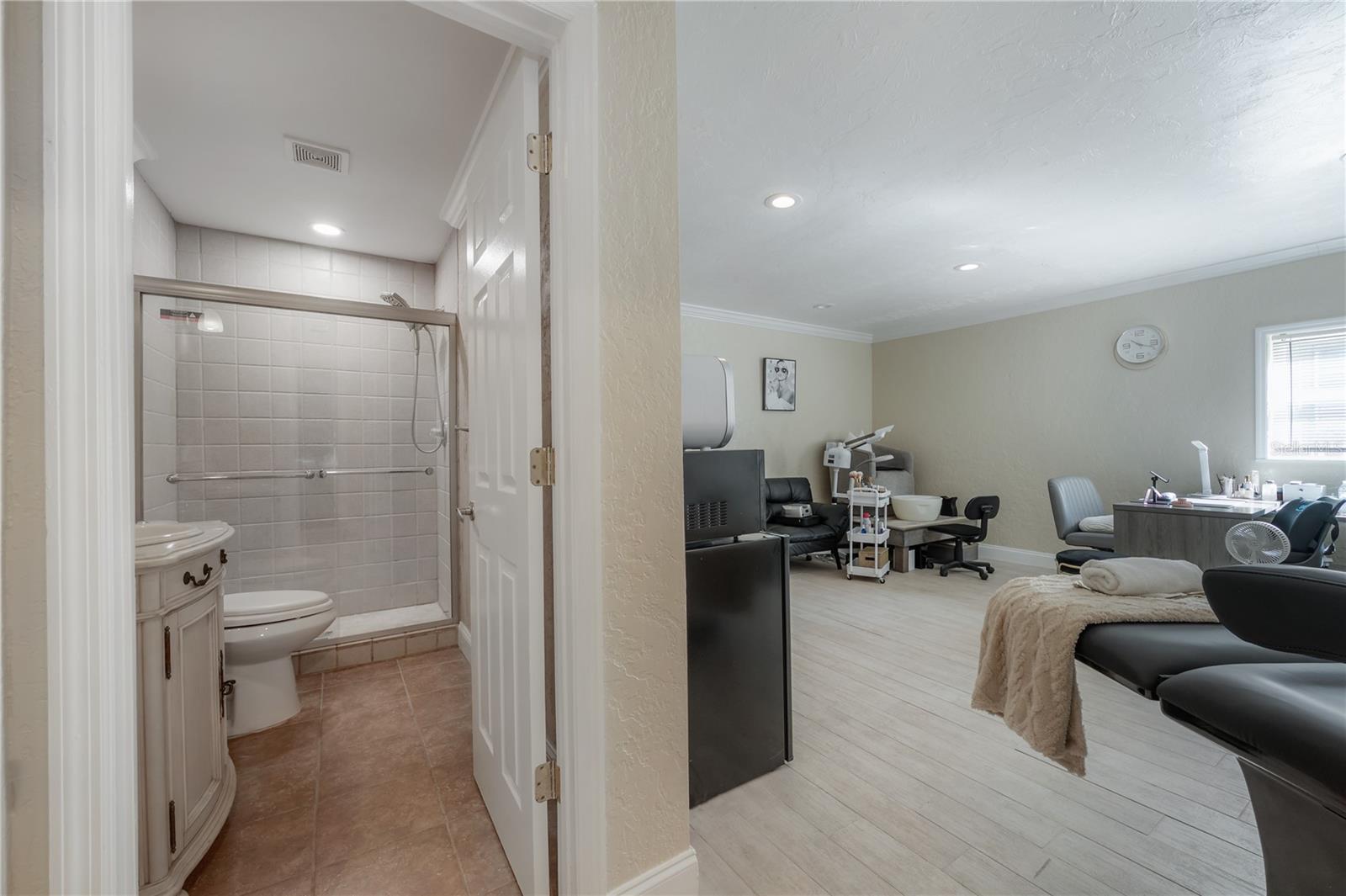 3138 W EUCLID AVE — photo 13