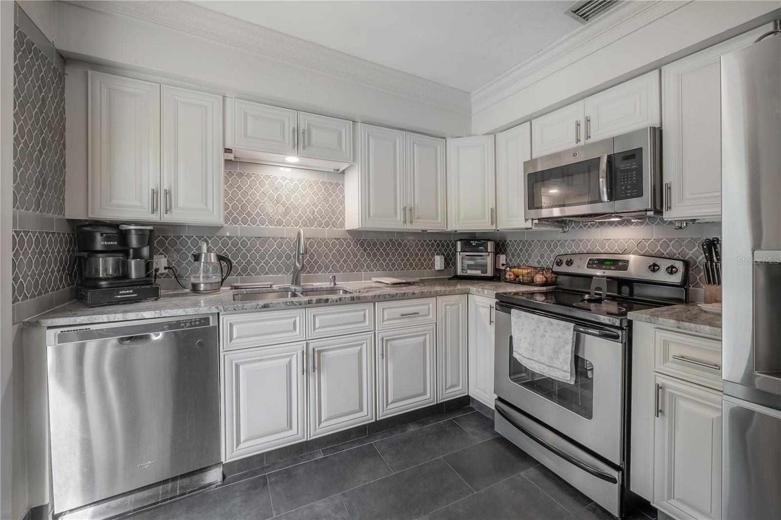 3138 W EUCLID AVE — photo 7