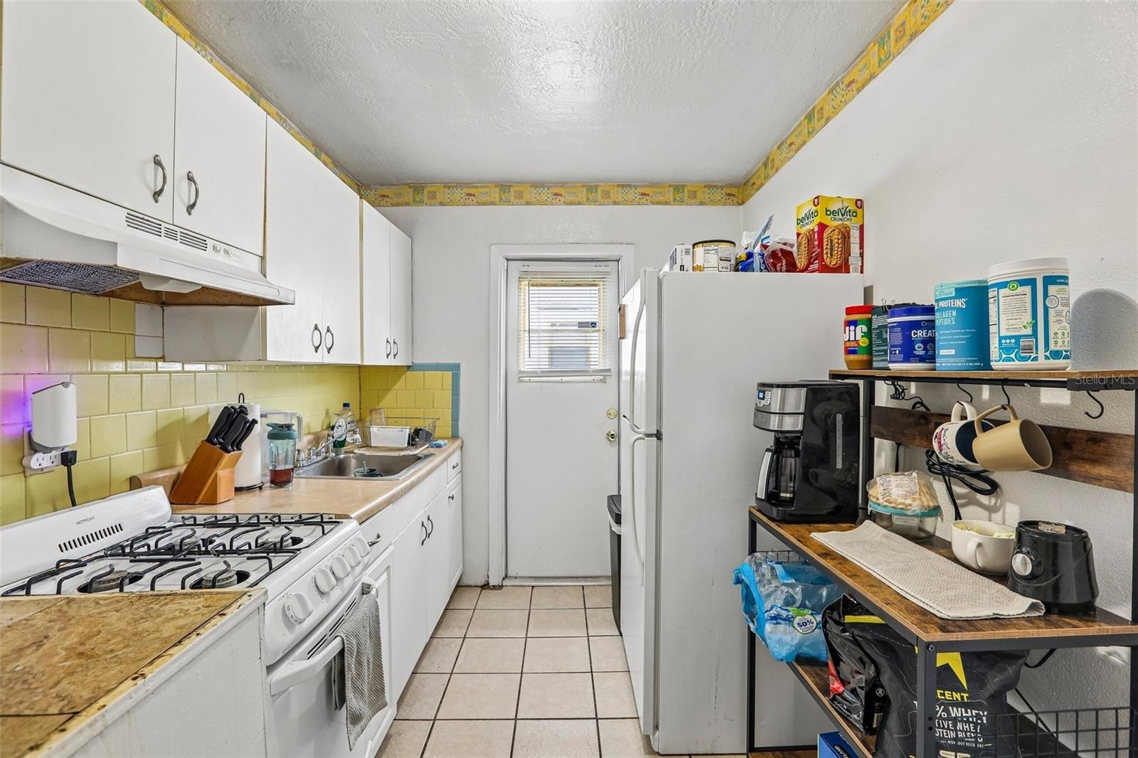 1407 TAFT AVE — photo 3