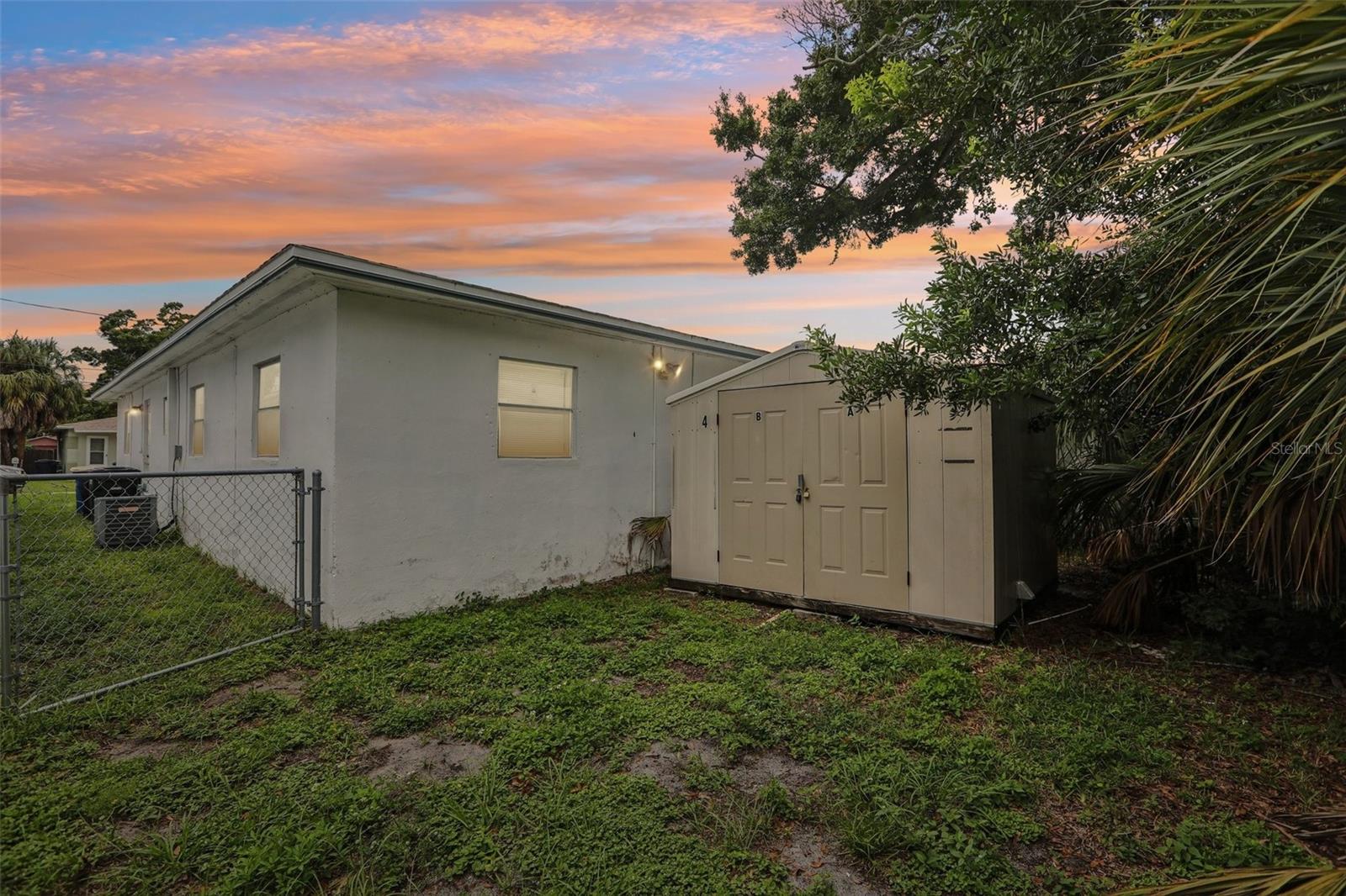 1407 TAFT AVE — photo 19