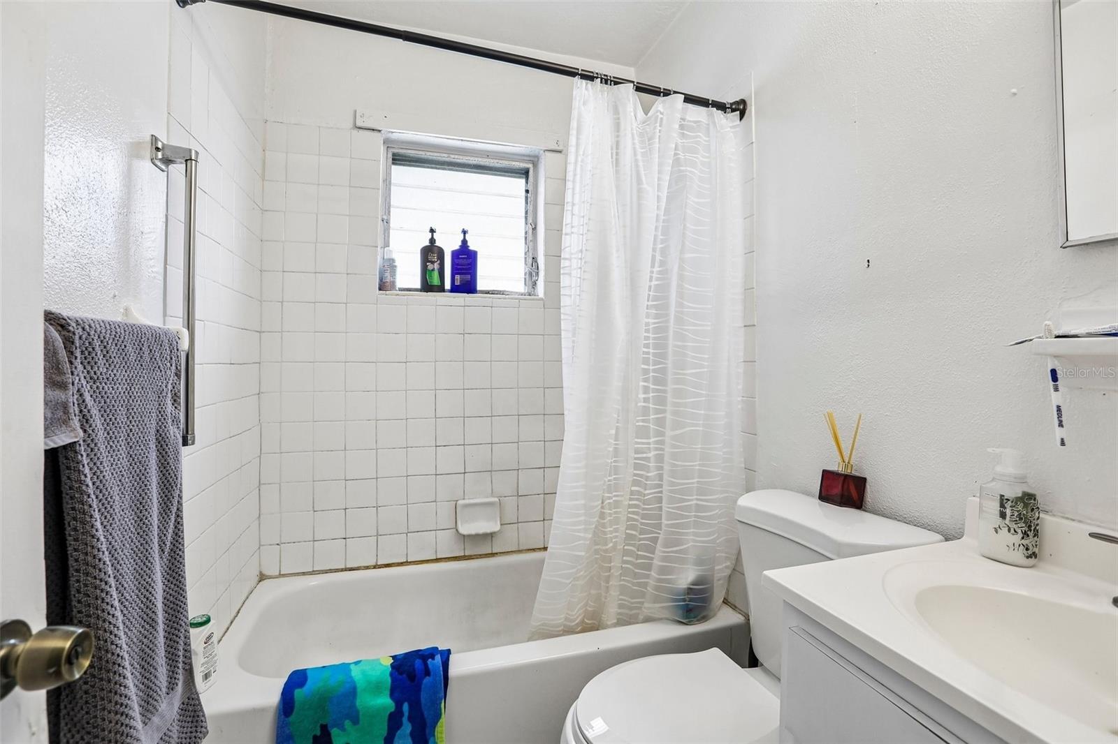 1407 TAFT AVE — photo 5