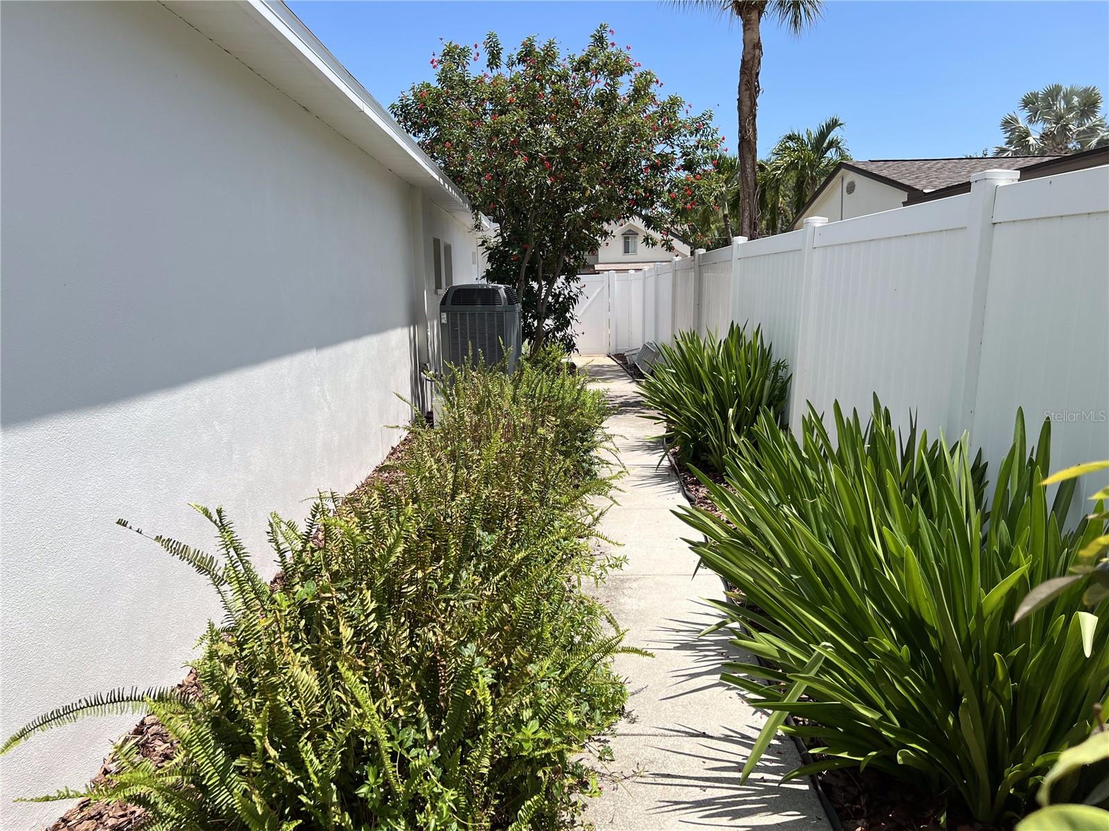 146 GIRALDA BLVD NE — photo 41