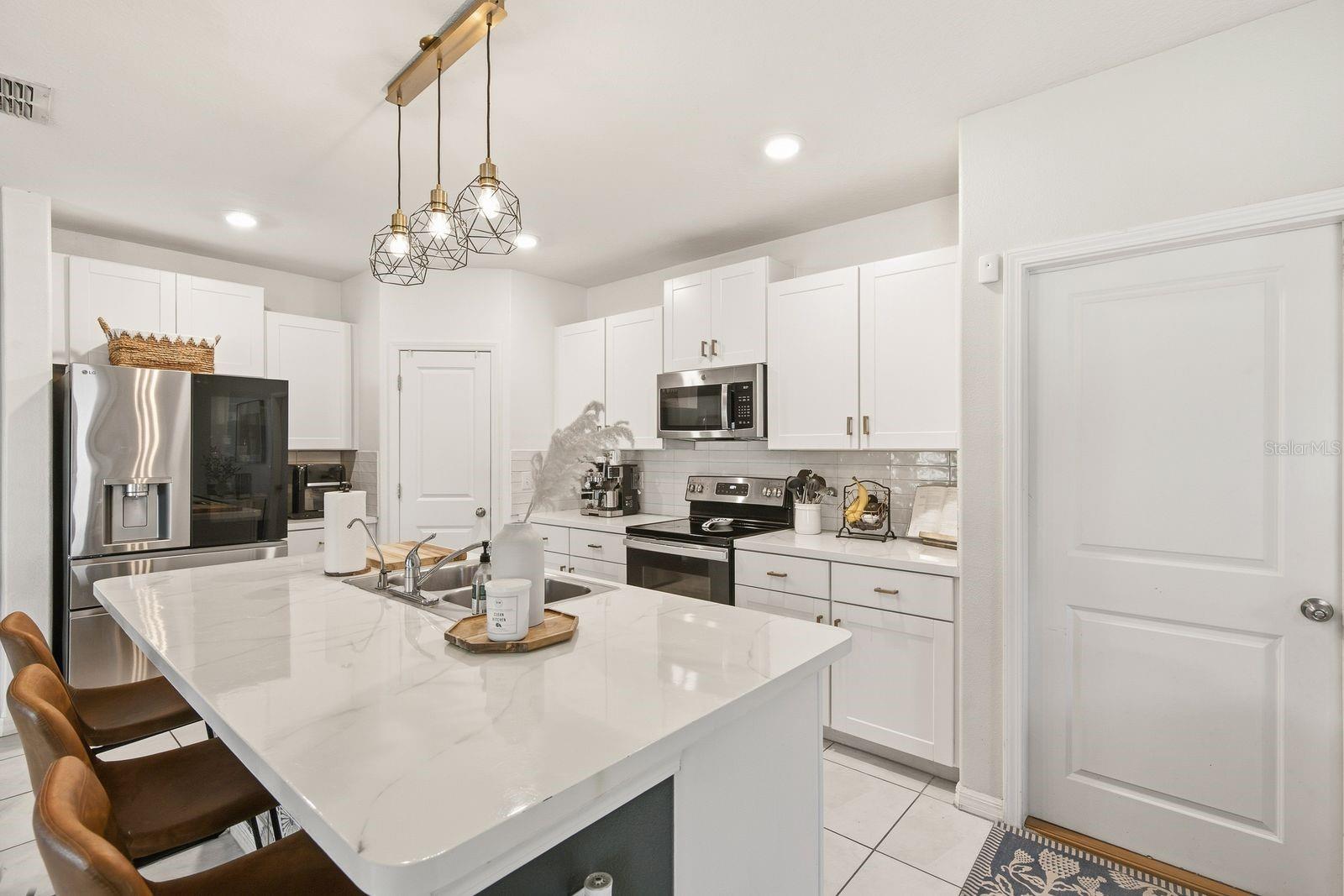 6139 APPLE SNAIL AVE — photo 4