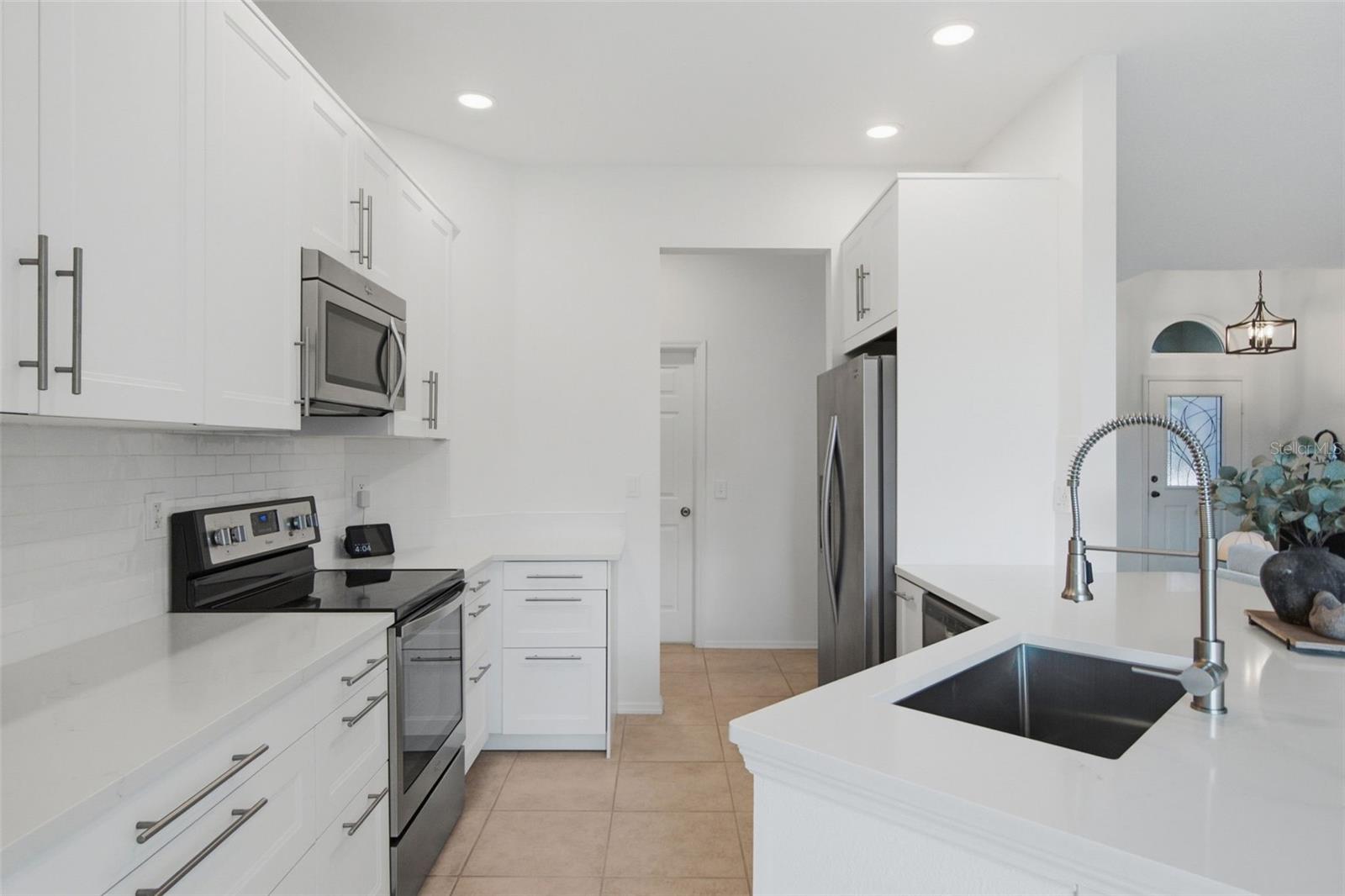 414 LONDONDERRY DR — photo 14