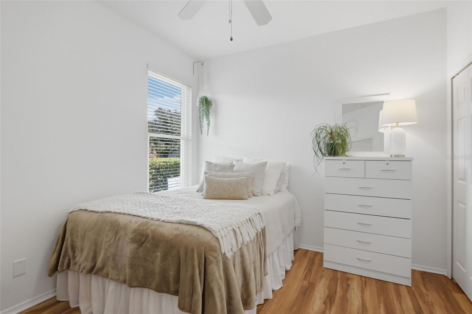 414 LONDONDERRY DR — photo 29
