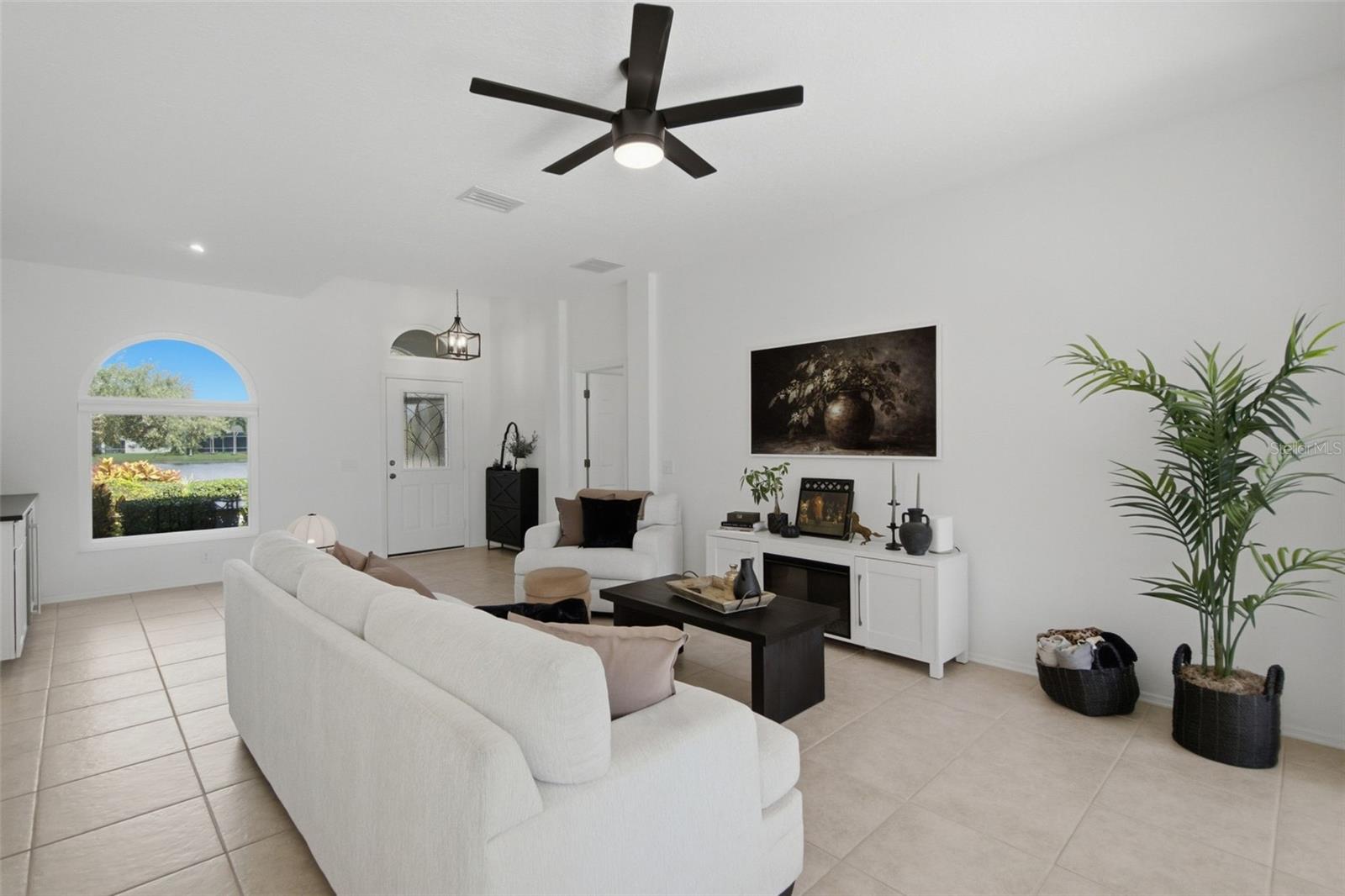 414 LONDONDERRY DR — photo 20