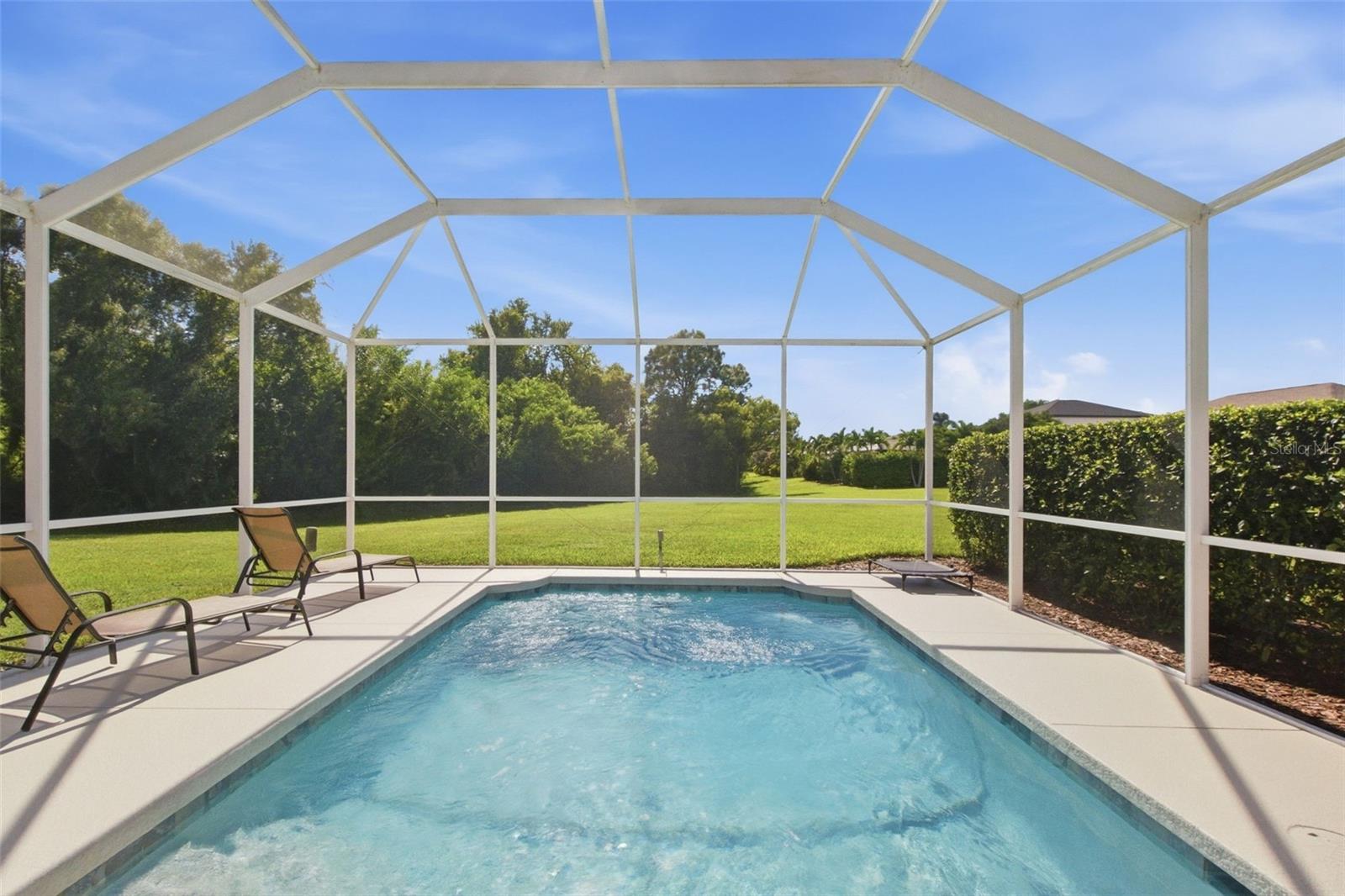 414 LONDONDERRY DR — photo 13