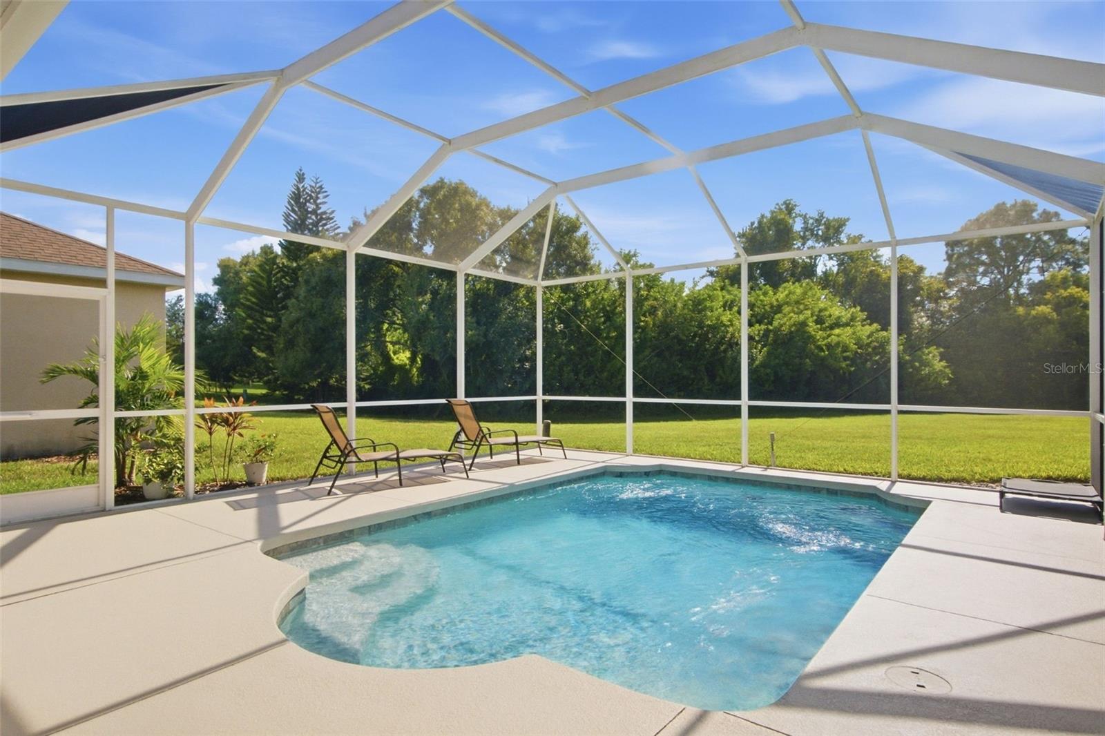 414 LONDONDERRY DR — photo 12