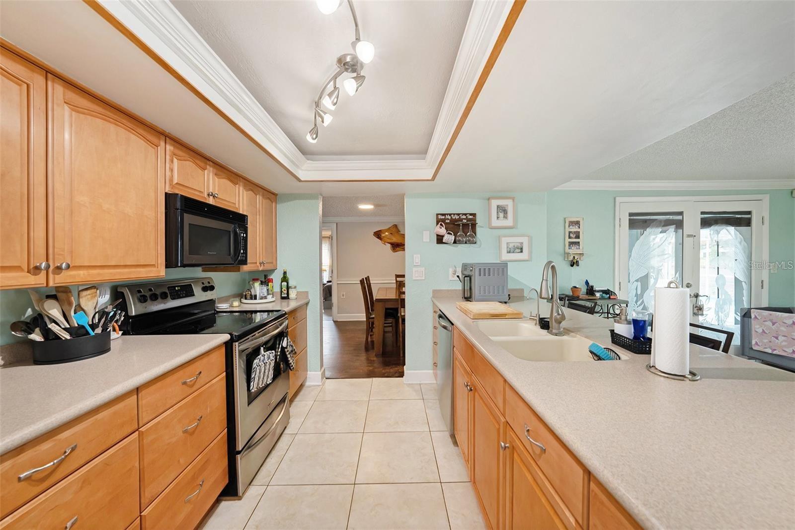 1117 RUSHMORE DR — photo 10