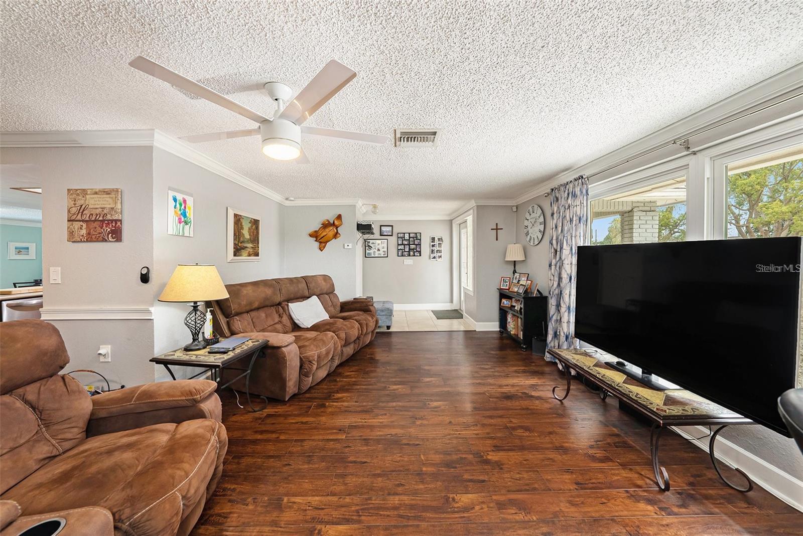 1117 RUSHMORE DR — photo 4