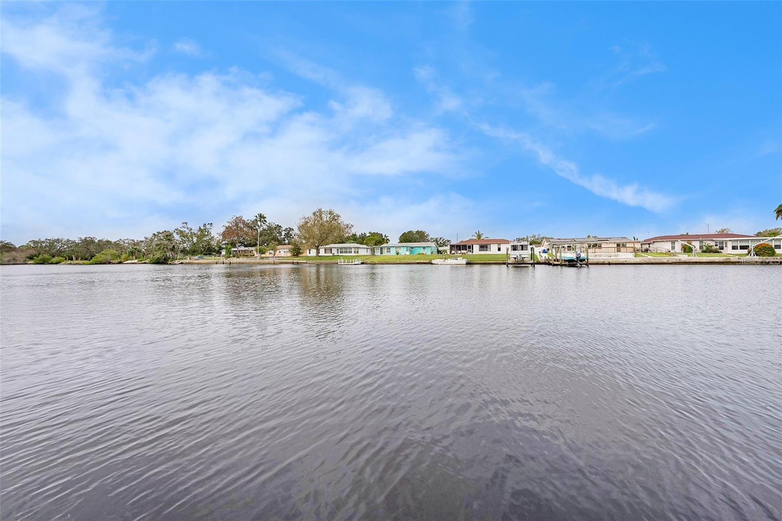 1117 RUSHMORE DR — photo 28