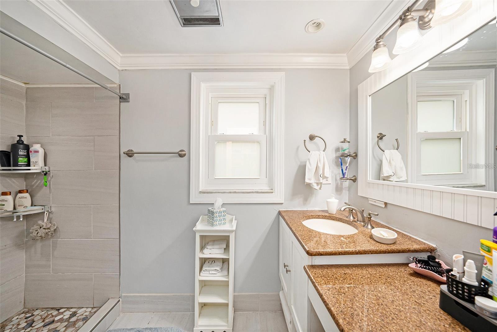 1117 RUSHMORE DR — photo 18