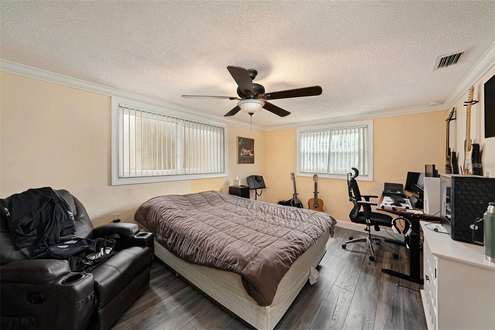 1117 RUSHMORE DR — photo 19