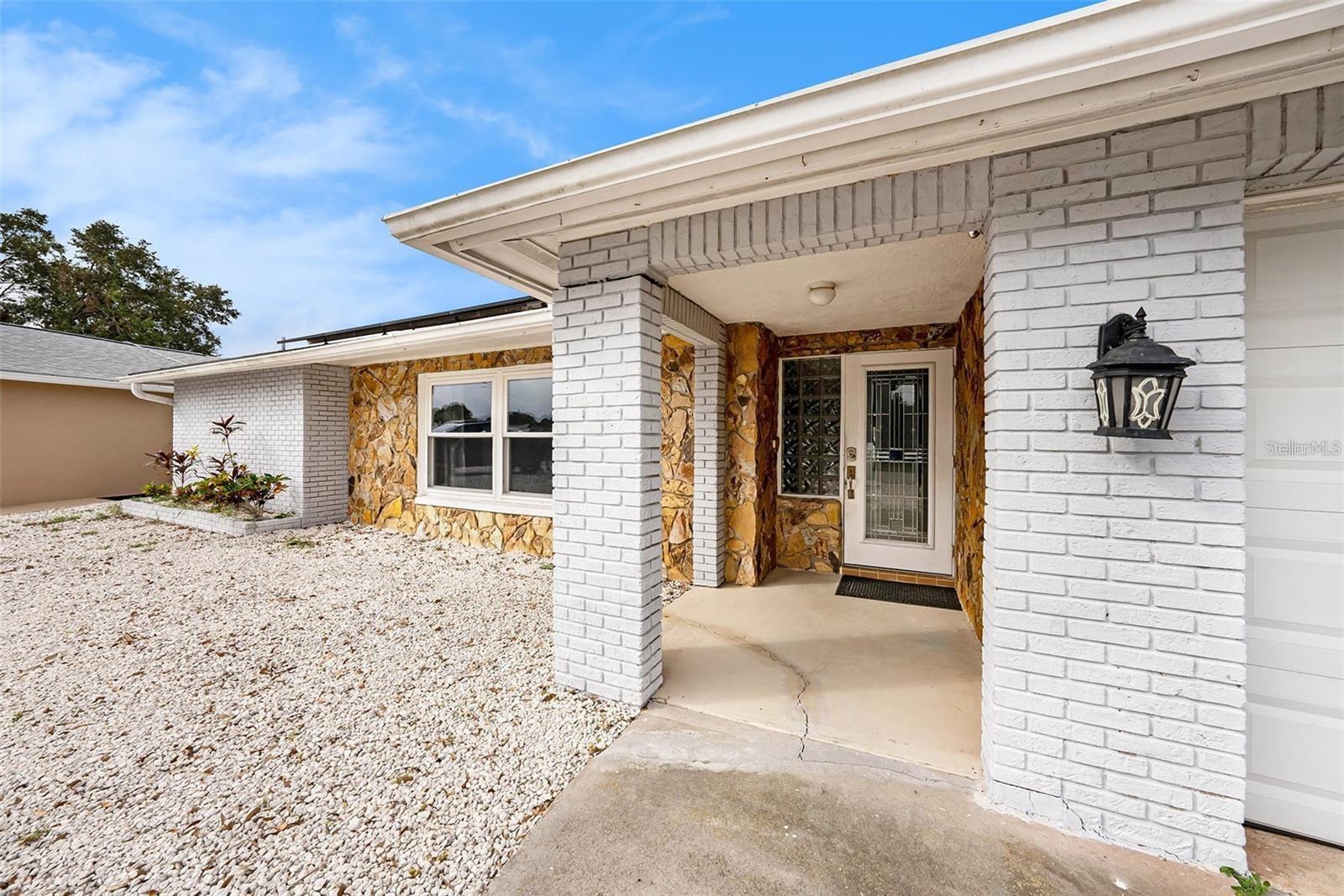 1117 RUSHMORE DR — photo 2