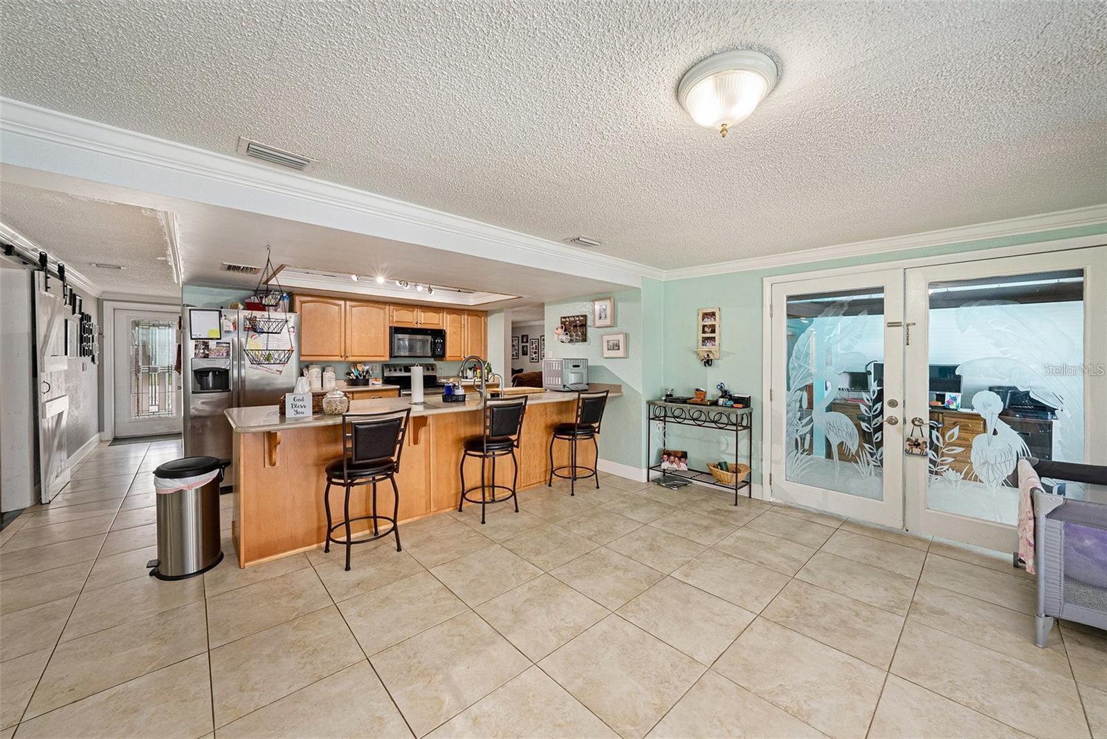 1117 RUSHMORE DR — photo 8