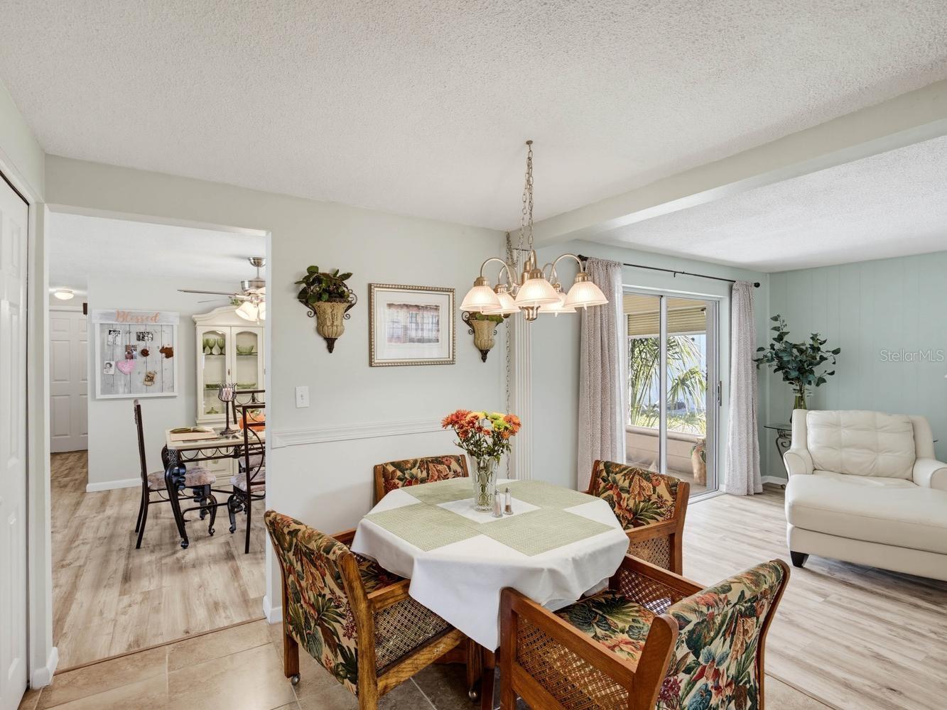 7130 HOLLYBAY RD — photo 11