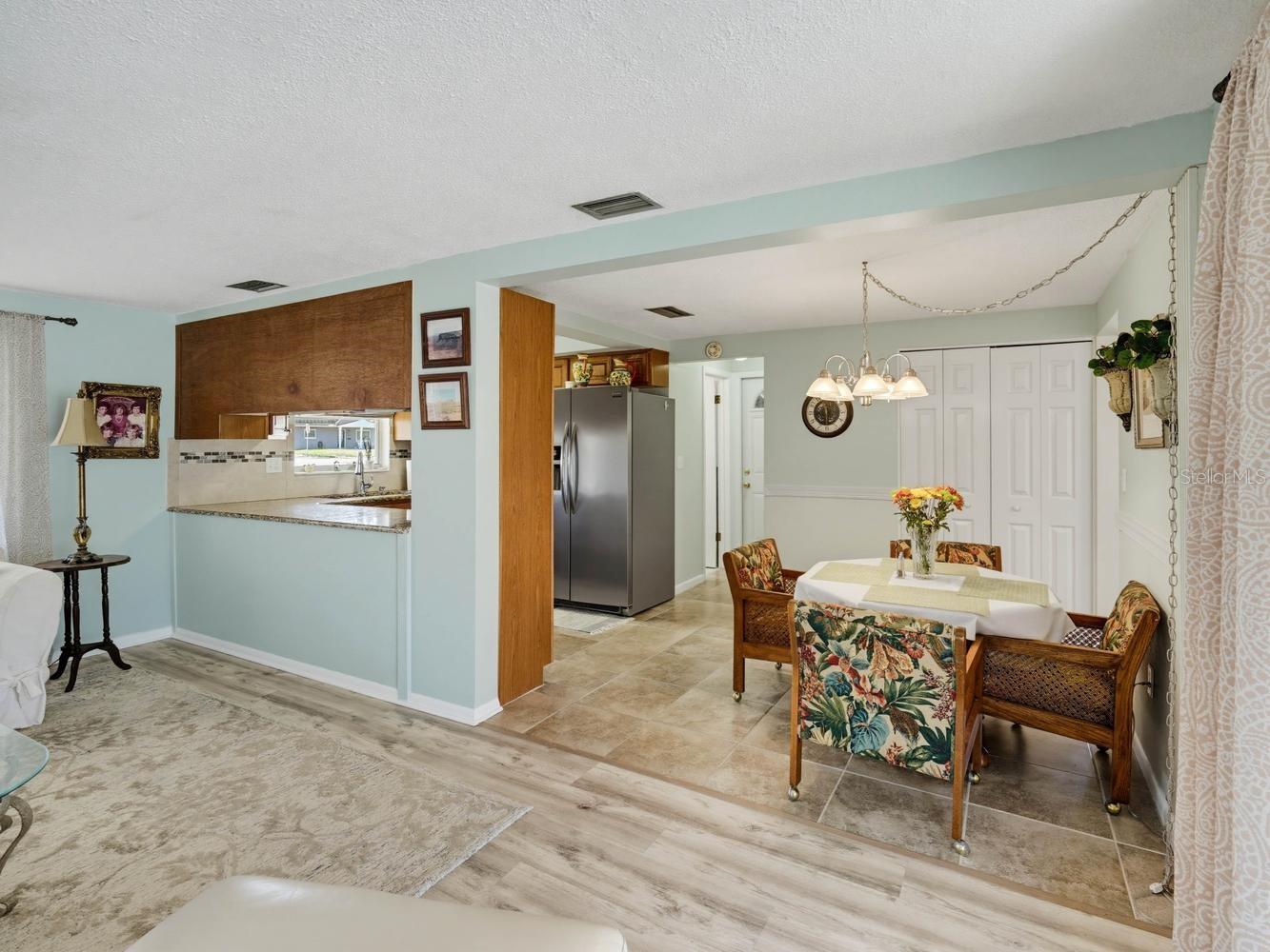 7130 HOLLYBAY RD — photo 21