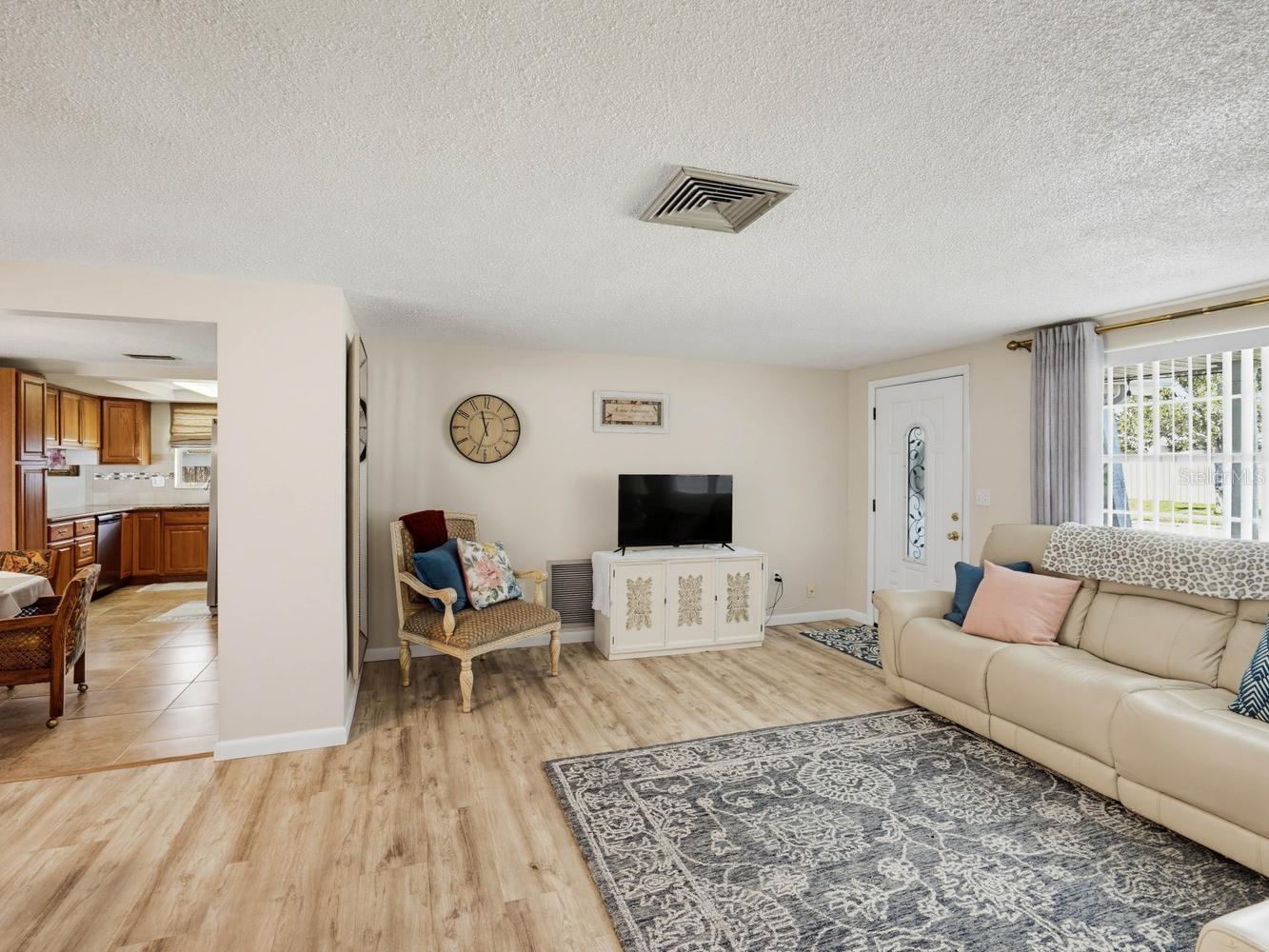 7130 HOLLYBAY RD — photo 8