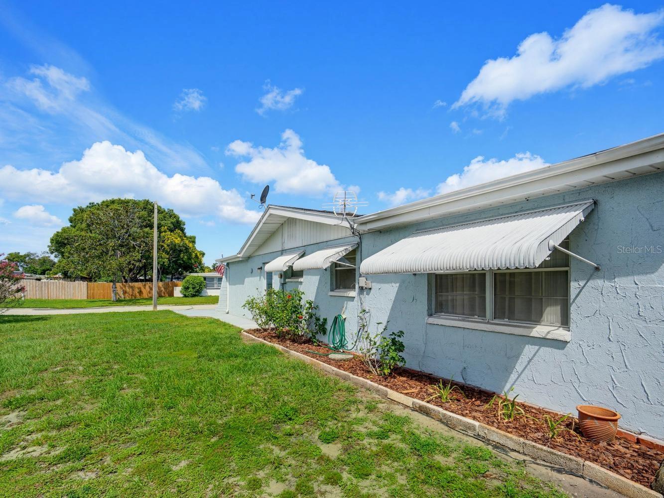 7130 HOLLYBAY RD — photo 37
