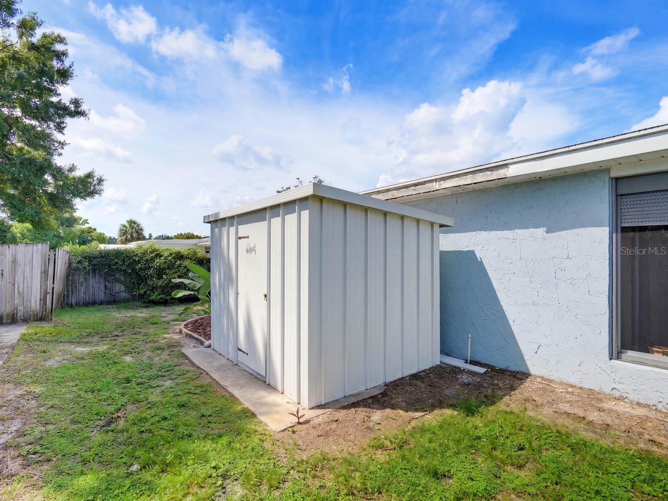 7130 HOLLYBAY RD — photo 41