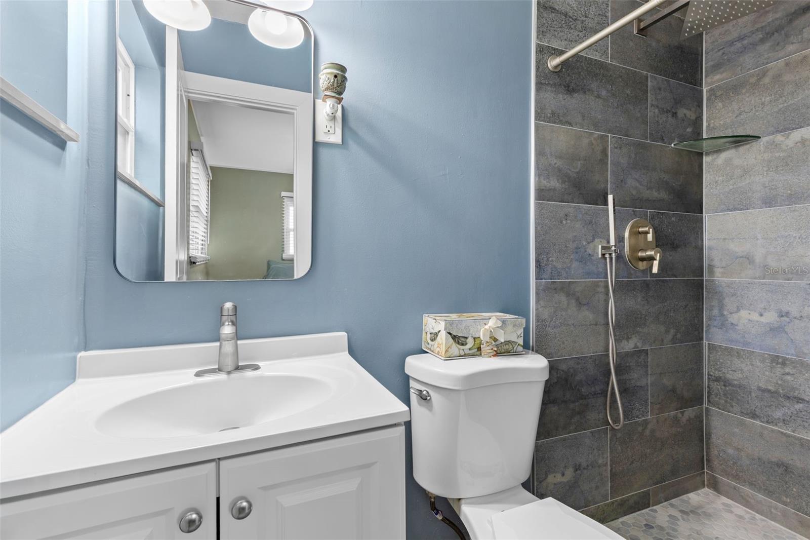 5601 BAY ST NE — photo 14