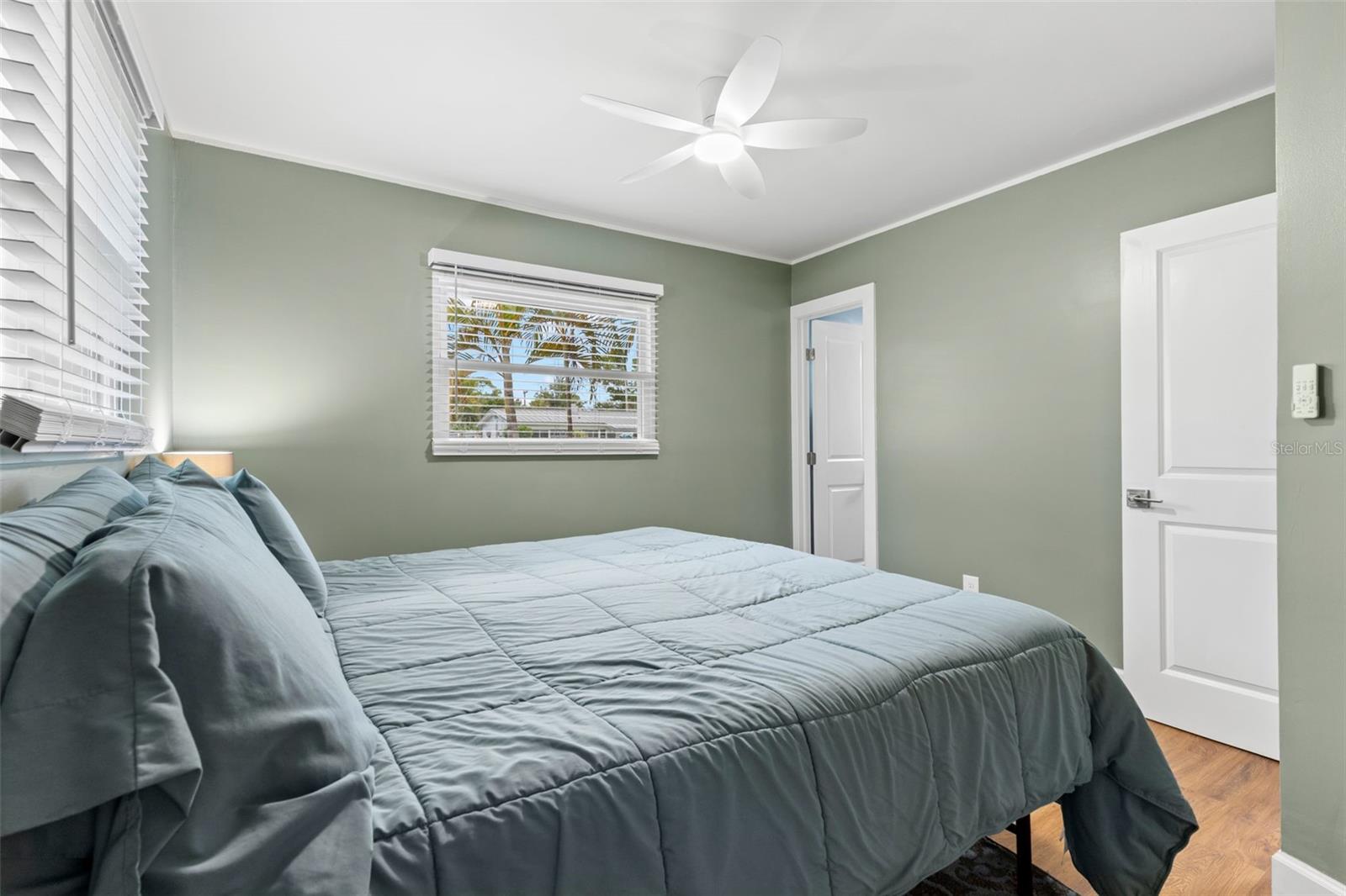 5601 BAY ST NE — photo 13