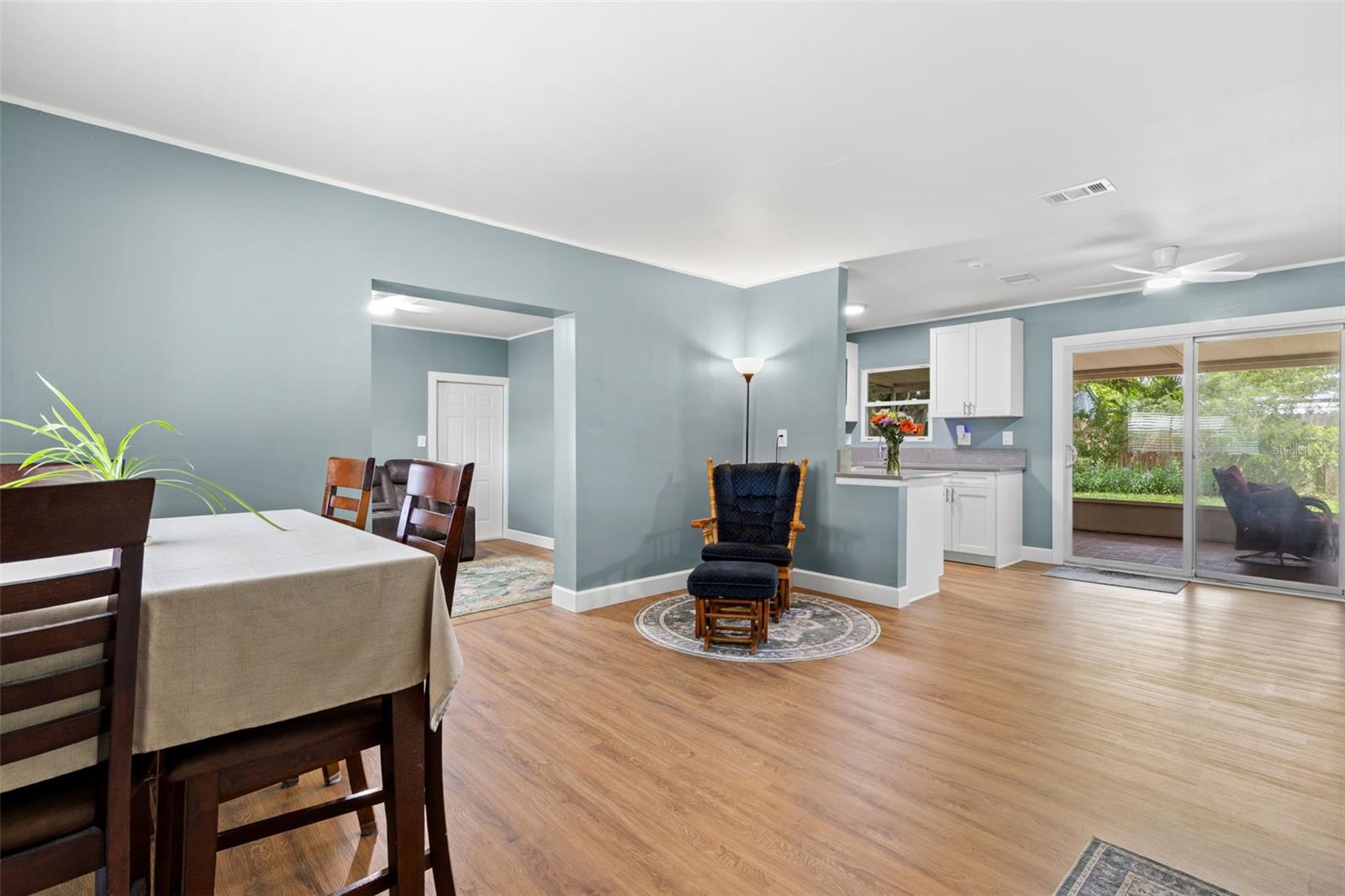5601 BAY ST NE — photo 3