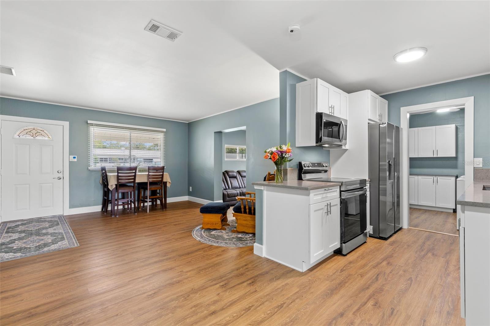 5601 BAY ST NE — photo 4