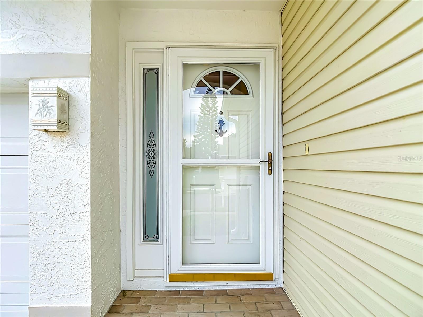 572 SALMON CT — photo 2