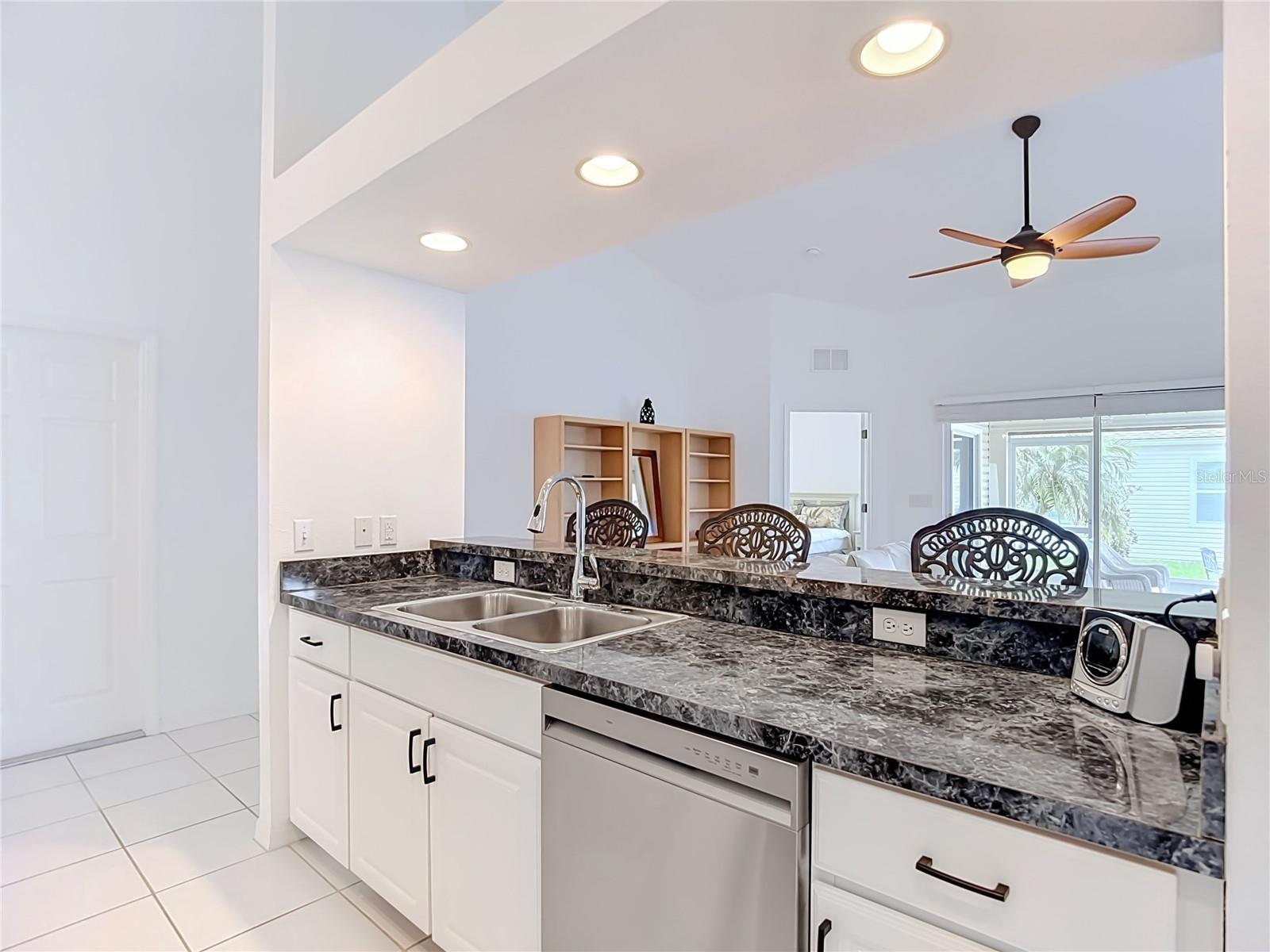 572 SALMON CT — photo 8