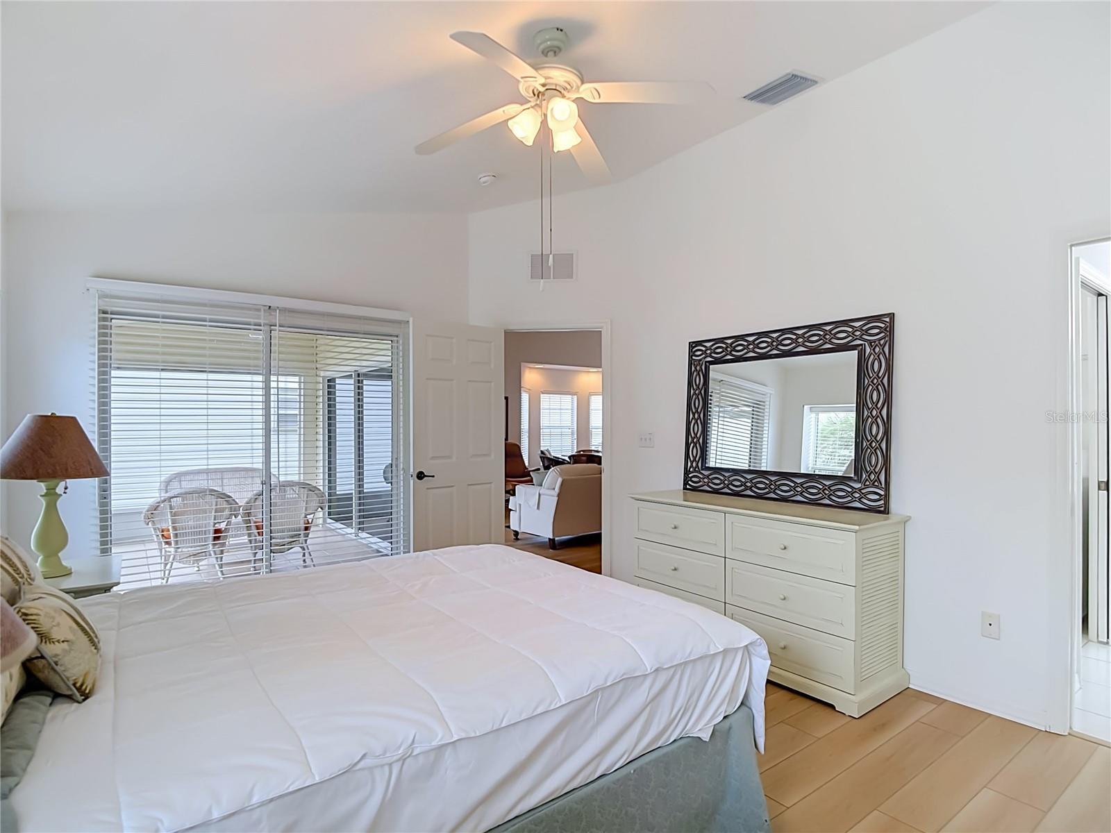 572 SALMON CT — photo 18