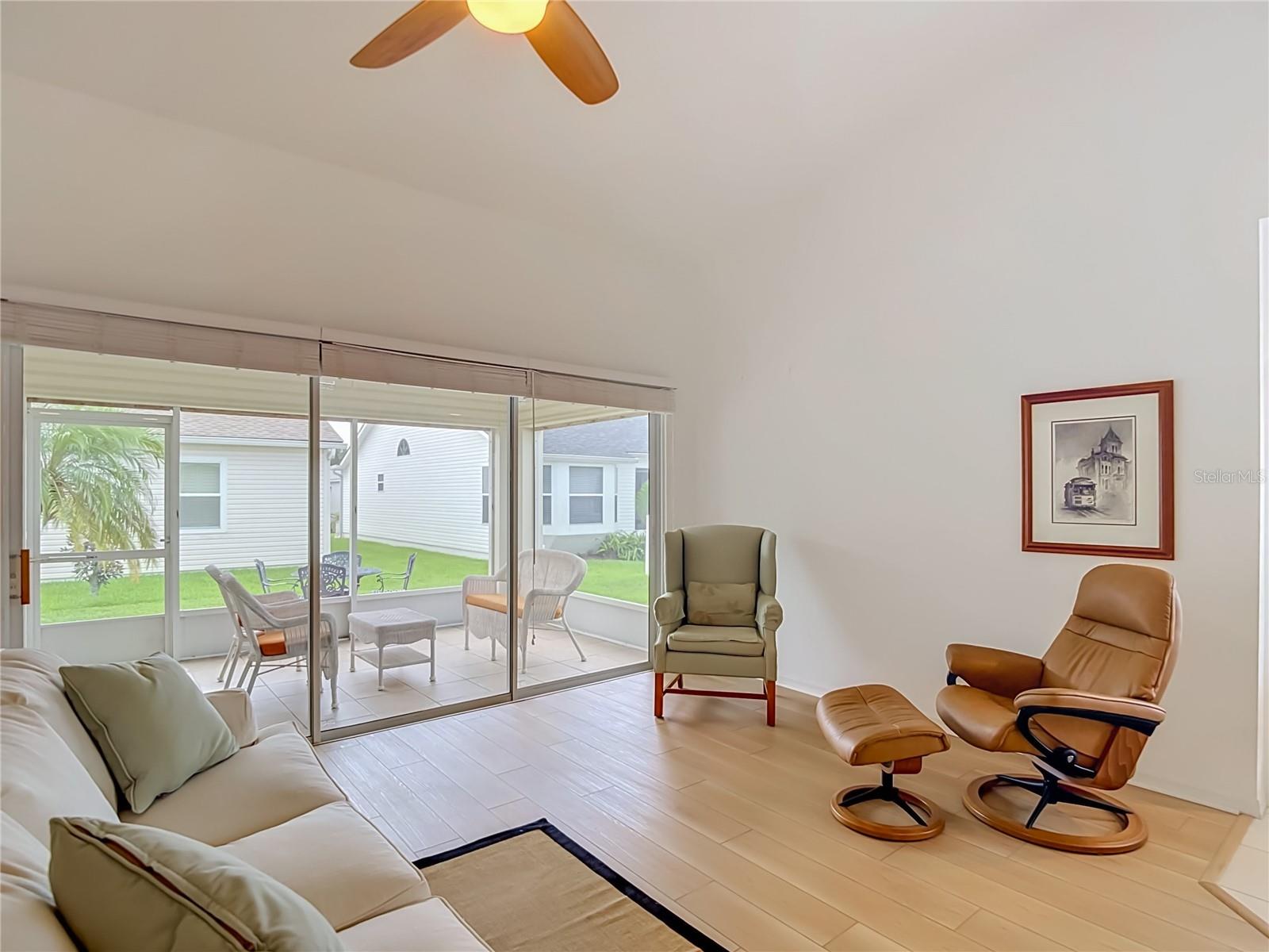 572 SALMON CT — photo 16