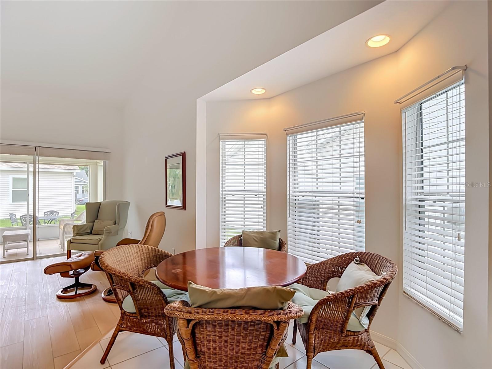 572 SALMON CT — photo 11