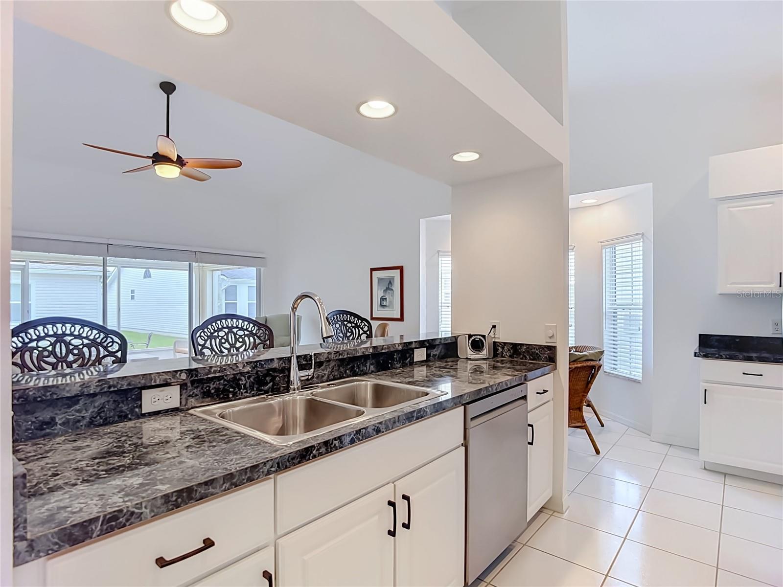 572 SALMON CT — photo 5