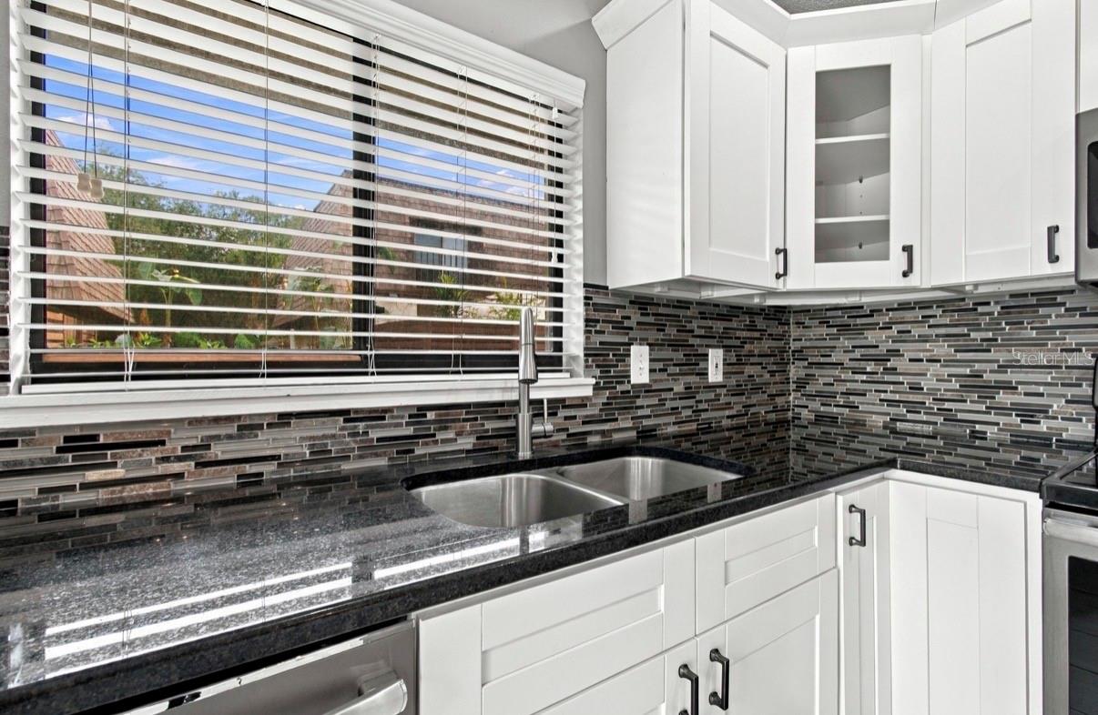 15431 W POND WOODS DR #15431 — photo 17