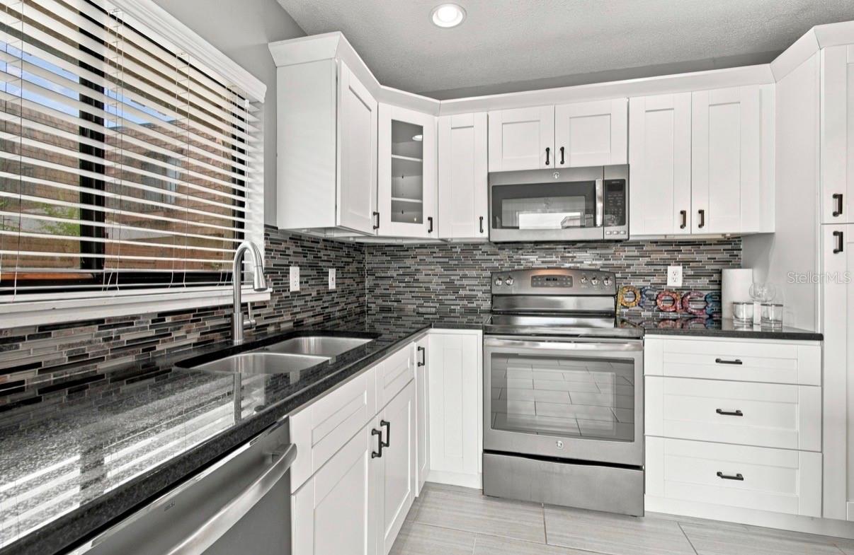 15431 W POND WOODS DR #15431 — photo 15