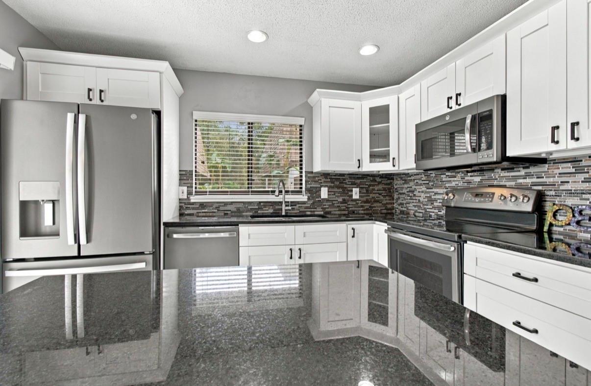 15431 W POND WOODS DR #15431 — photo 14