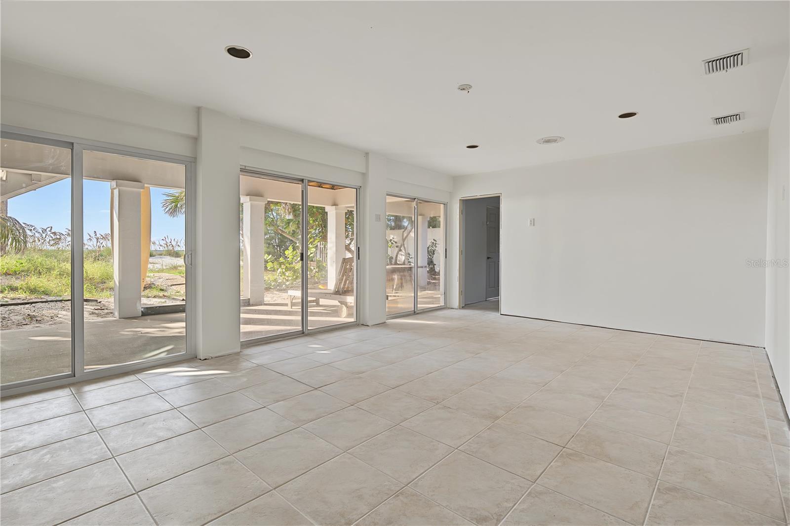 956 ELDORADO AVE — photo 57