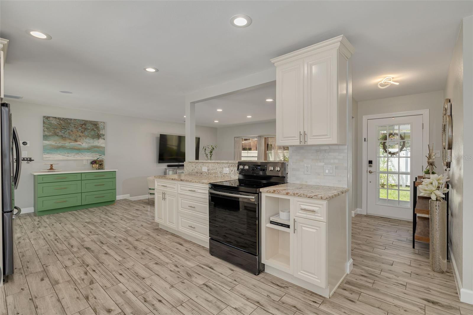501 W 124TH AVE — photo 13