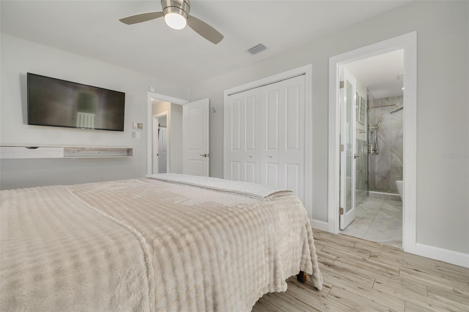 501 W 124TH AVE — photo 23