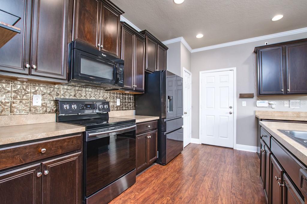 8639 TURNSTONE SHORE LN — photo 3
