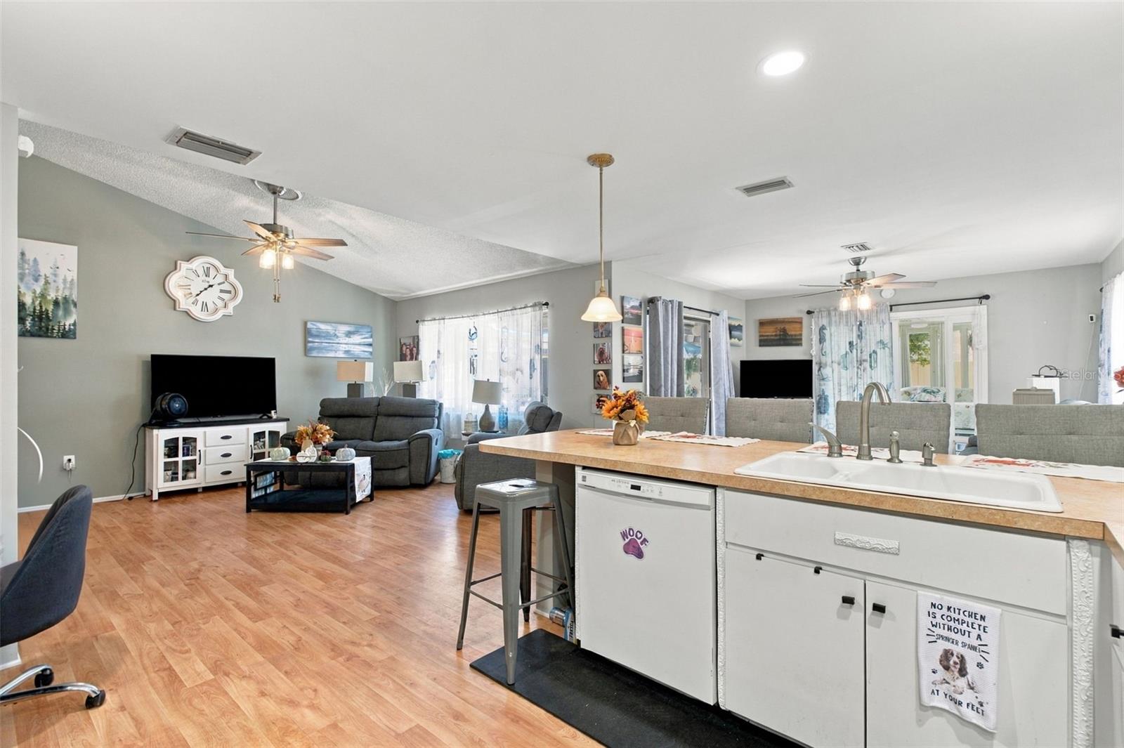 7212 CHESHIRE CT — photo 26