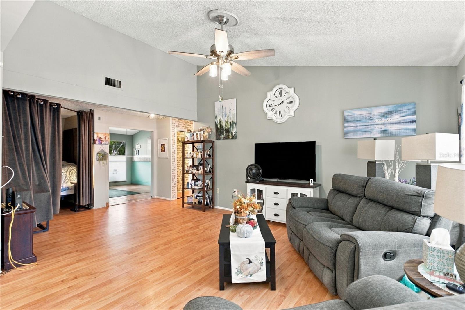 7212 CHESHIRE CT — photo 44