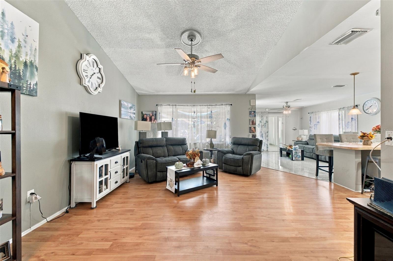7212 CHESHIRE CT — photo 22