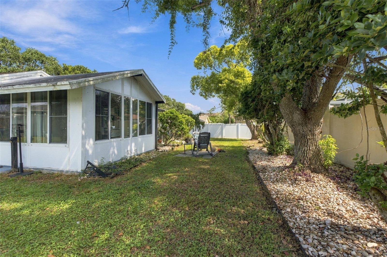 7212 CHESHIRE CT — photo 40