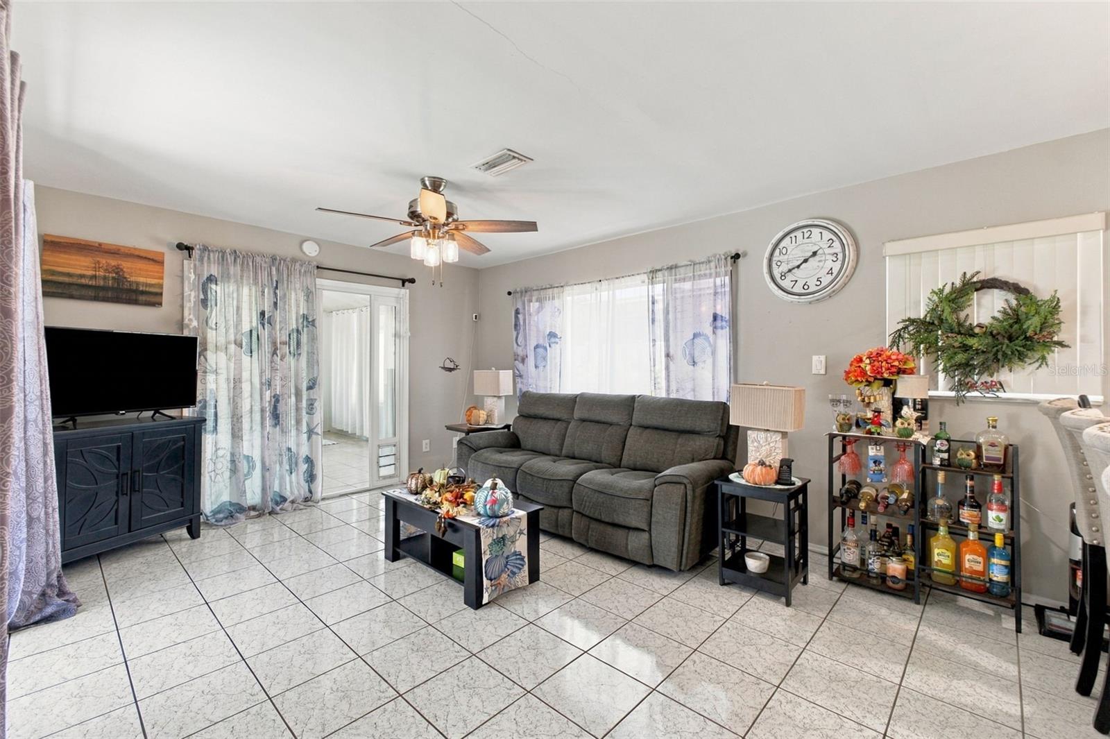 7212 CHESHIRE CT — photo 29