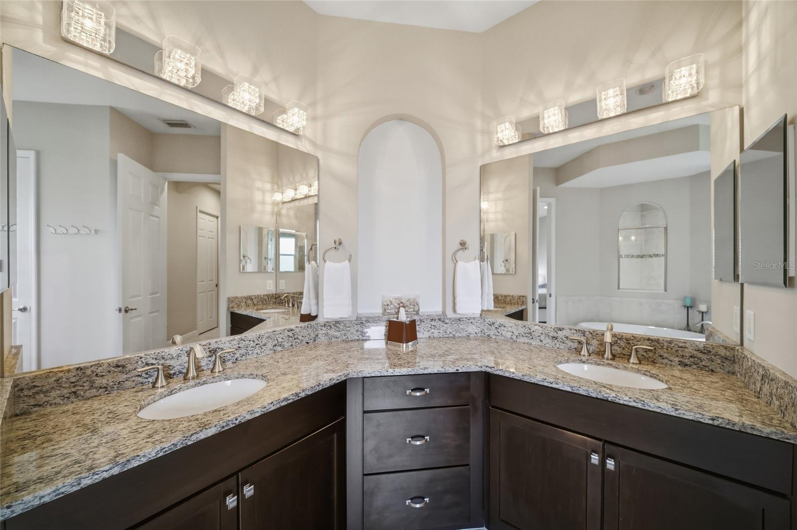 5306 SADDLEWOOD TER — photo 13