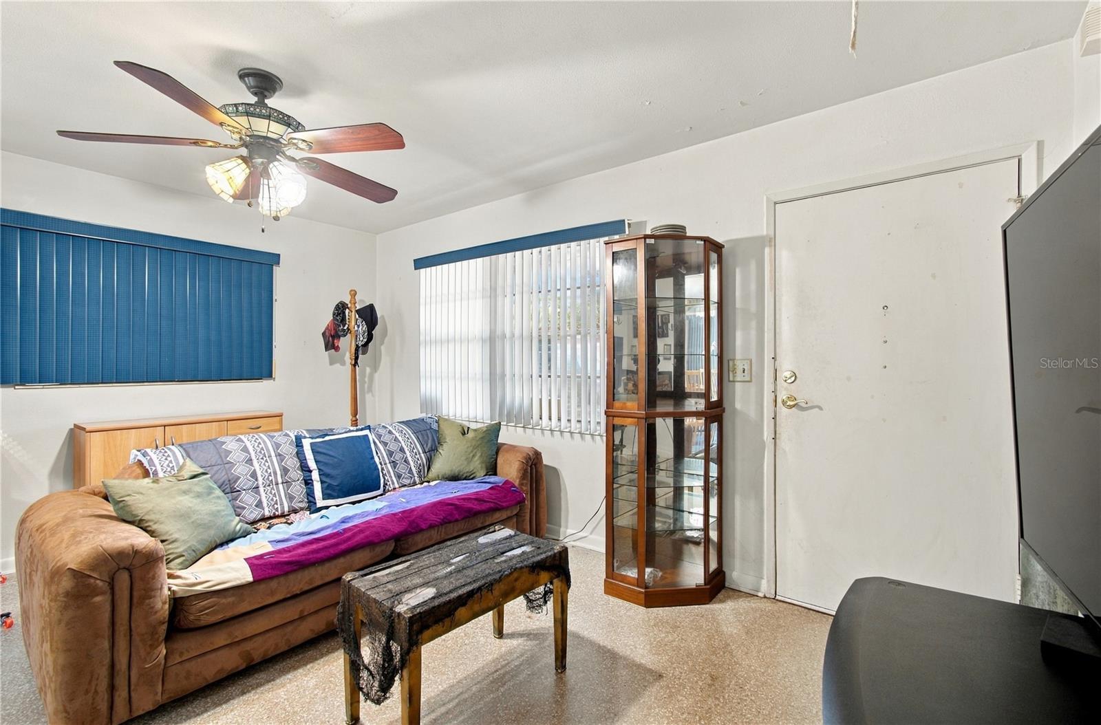 2607 WESTHIGH AVE — photo 3